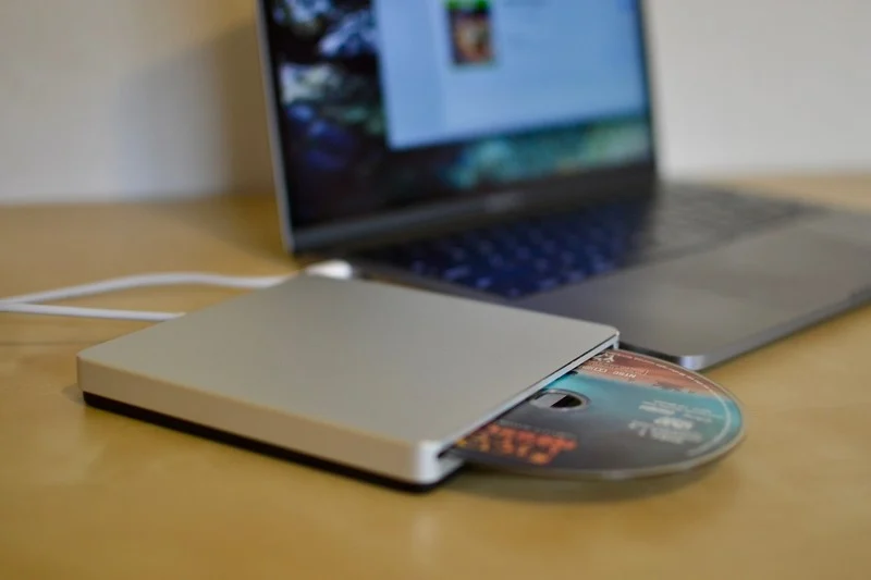 How to use Apple USB SuperDrive